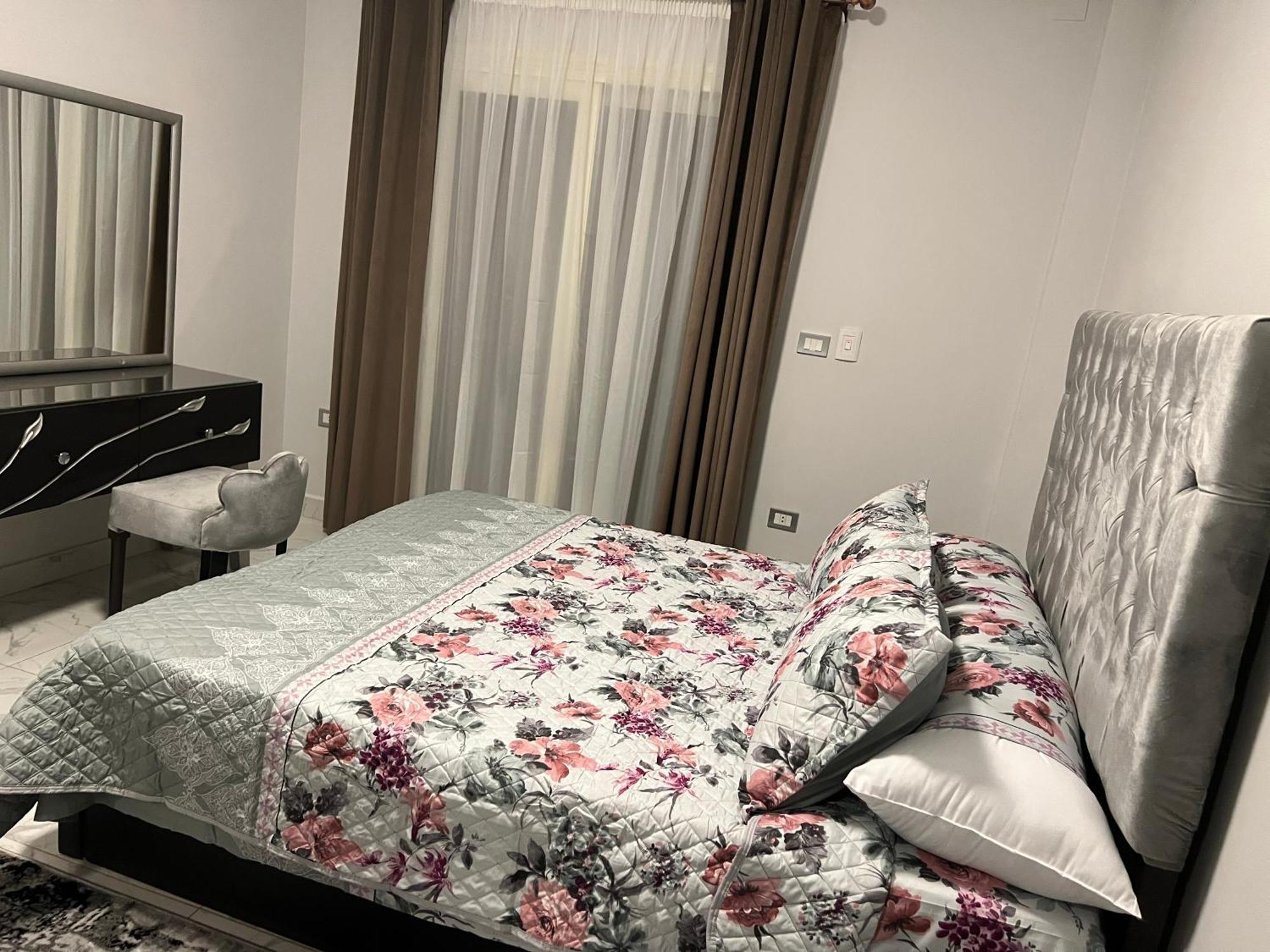 Luxury Apartments Beside Mall Of Arabia And Dar Al-Fouad Hospital - Families Only- No Alcoholic Beverages 6th of October City Esterno foto