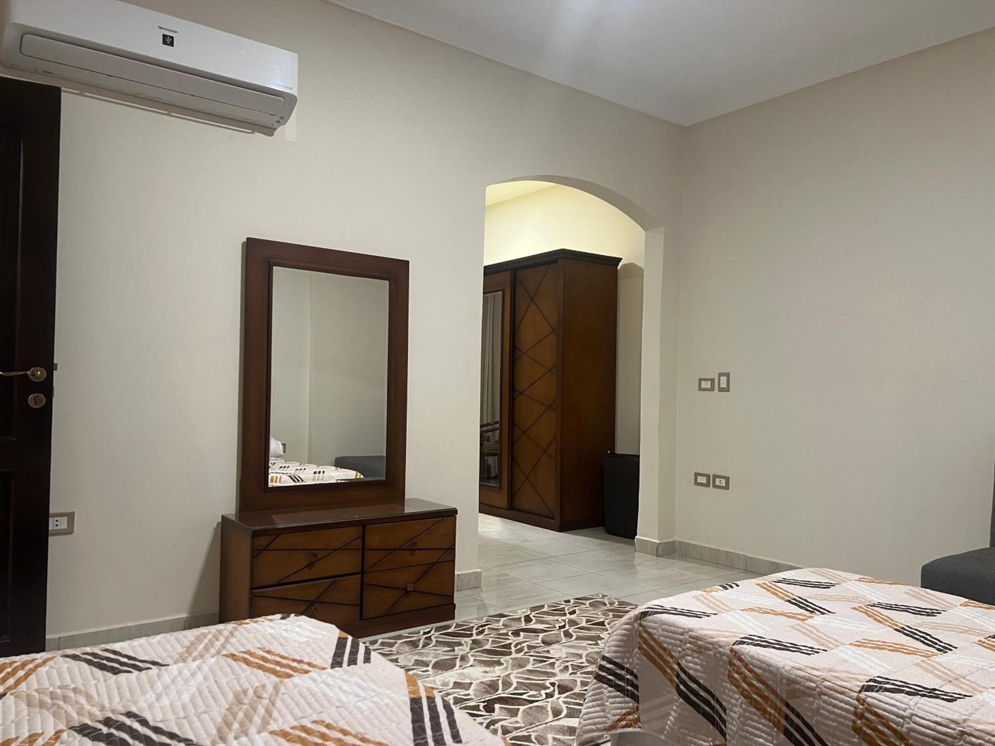 Luxury Apartments Beside Mall Of Arabia And Dar Al-Fouad Hospital - Families Only- No Alcoholic Beverages 6th of October City Esterno foto
